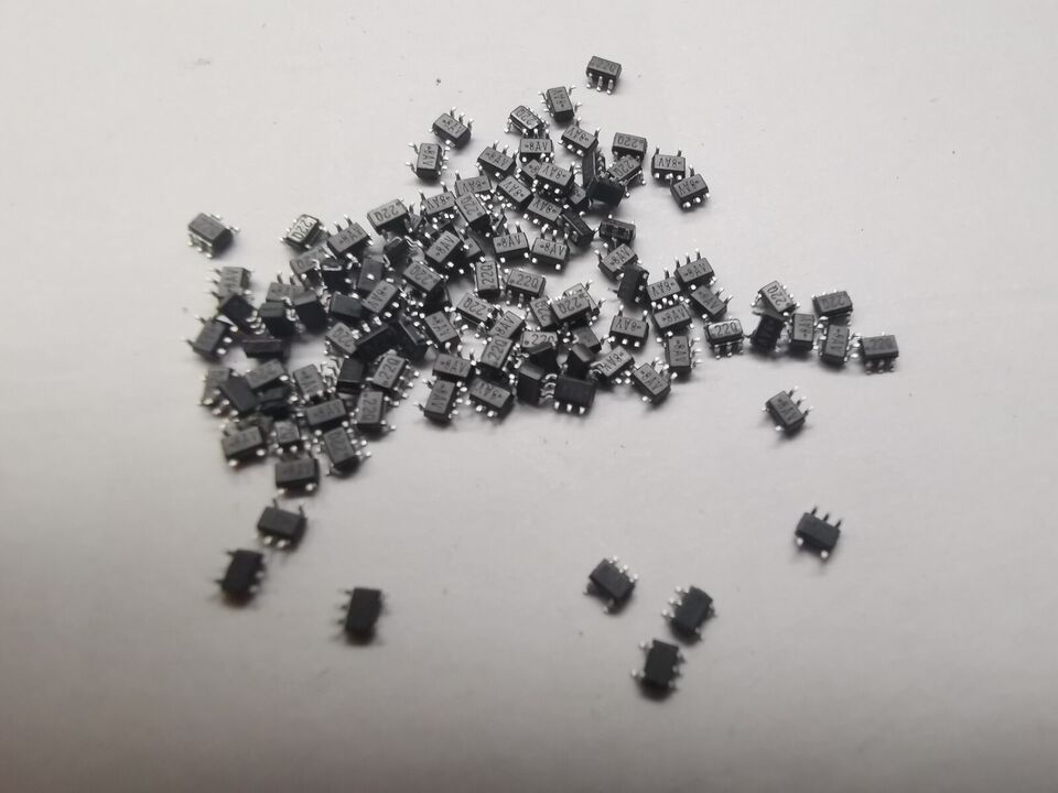 20pcs LM94022 Temperature Sensor +/-1.5°C Temperature Sensor with Multiple Gain