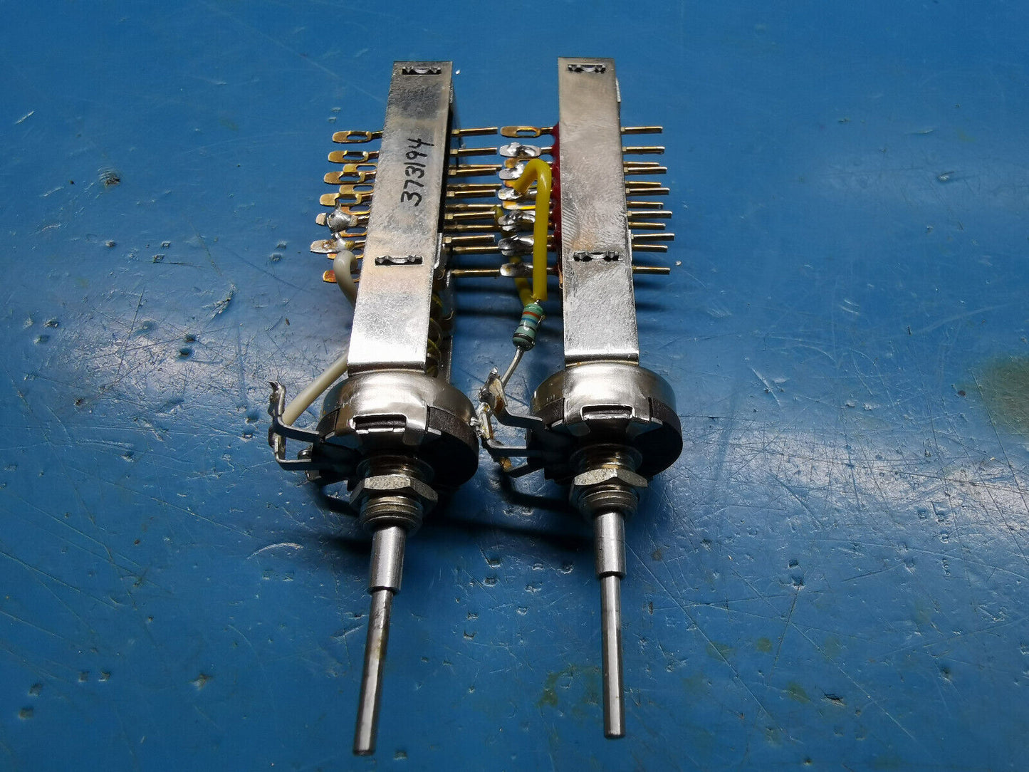 HP Agilent 3312A Function Generator Sym Cal And Offset Cal switch Potentiometer