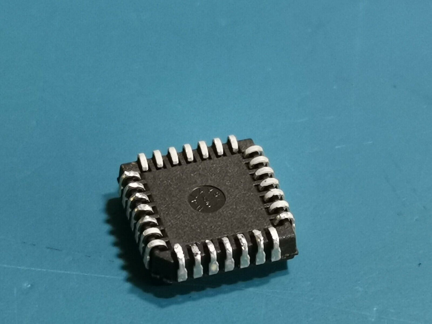 DAC8412F 4 x 12Bit DAC 28-LCC Digital To Analog Converter