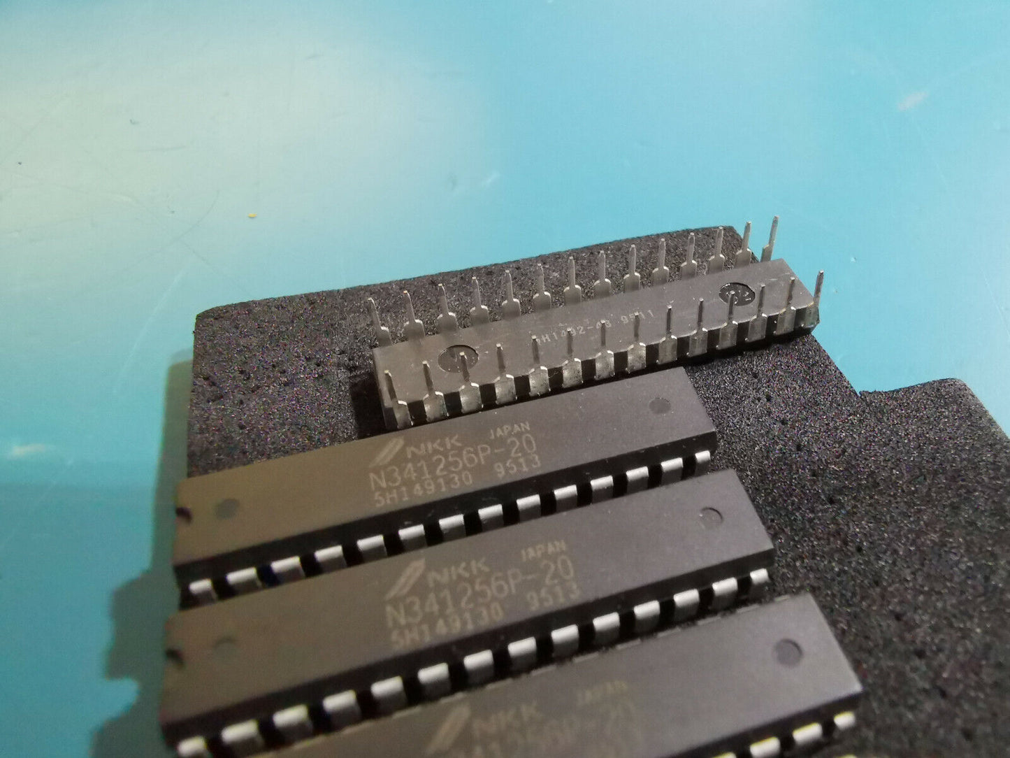 8pcs N341256P-20 CMOS SRAM 256k-bit 32kx8 From Military Hanger Surplus