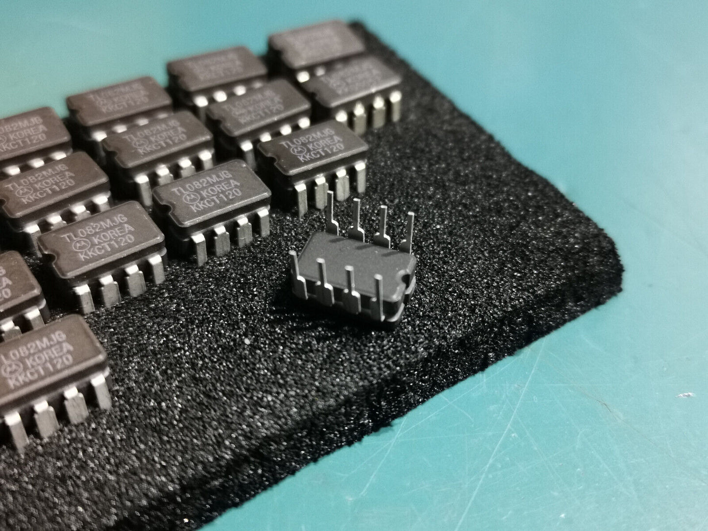 18pcs Military Grade TL082 Dual J-FET Operational Amplifier TL082MJG