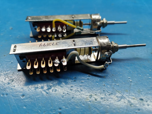 HP Agilent 3312A Function Generator Sym Cal And Offset Cal switch Potentiometer