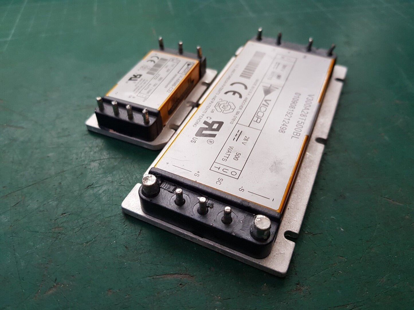 28v 17A 500W Power Supply Vicor 115v - 230v Input