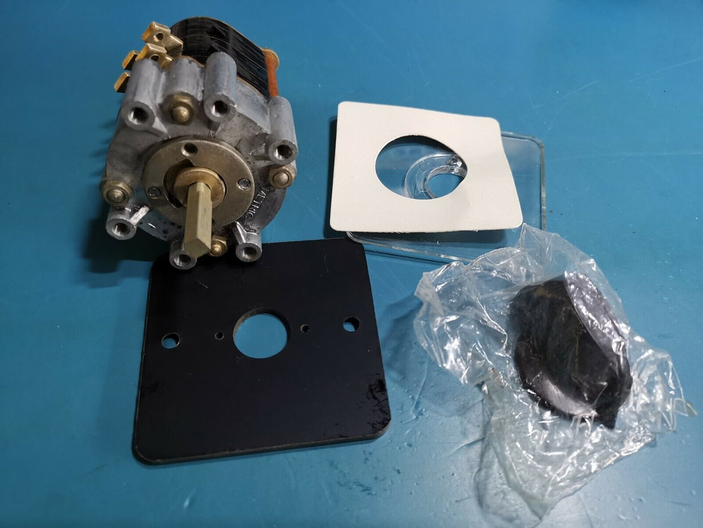 Rotary Switch With Knob 15A 660VAC Disconnector A154Q