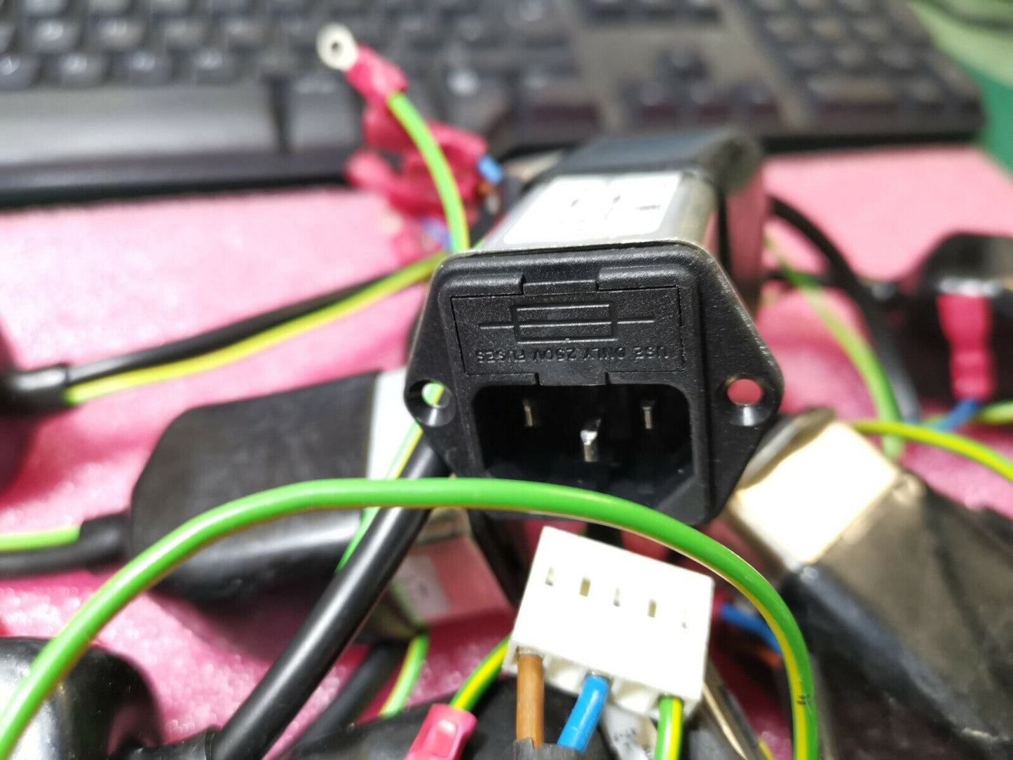 14pcs 250v 3A Filtered IEC Connector Mains Noise Filter With Fuseholder