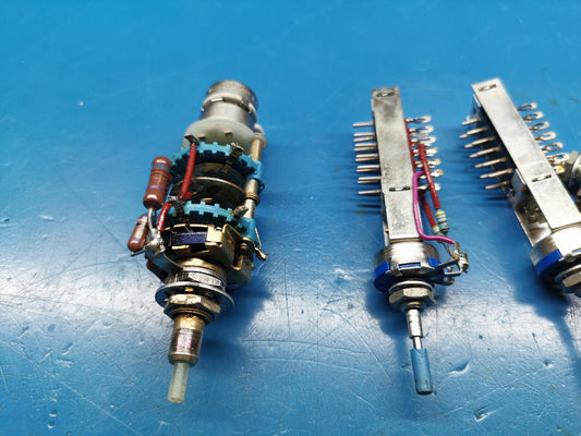 HP Agilent 3312A Function Generator Front Panel Potentiometer