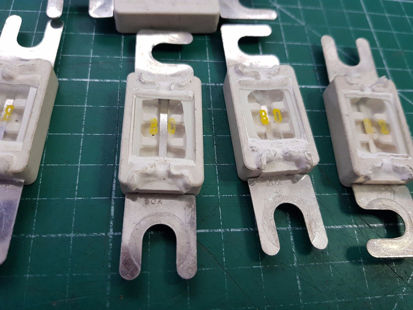 2pcs 80A Fuse Ceramic Belling Lee L1330A