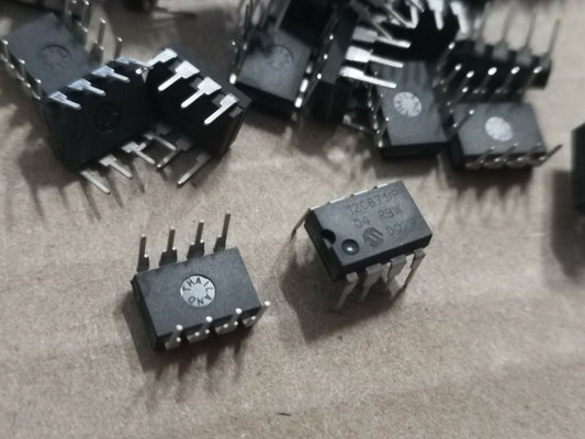 38pcs PIC12C671 8bit Microcontroller MCU 1.75KB 128 RAM 6 IO