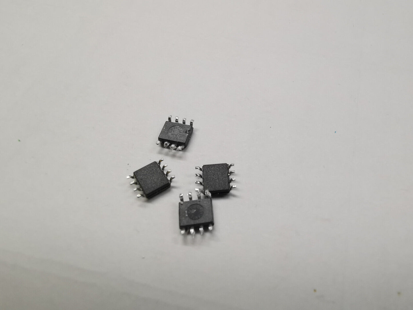 4pcs Genuine AD780AR 2.5V / 3.0V High Precision Voltage Reference