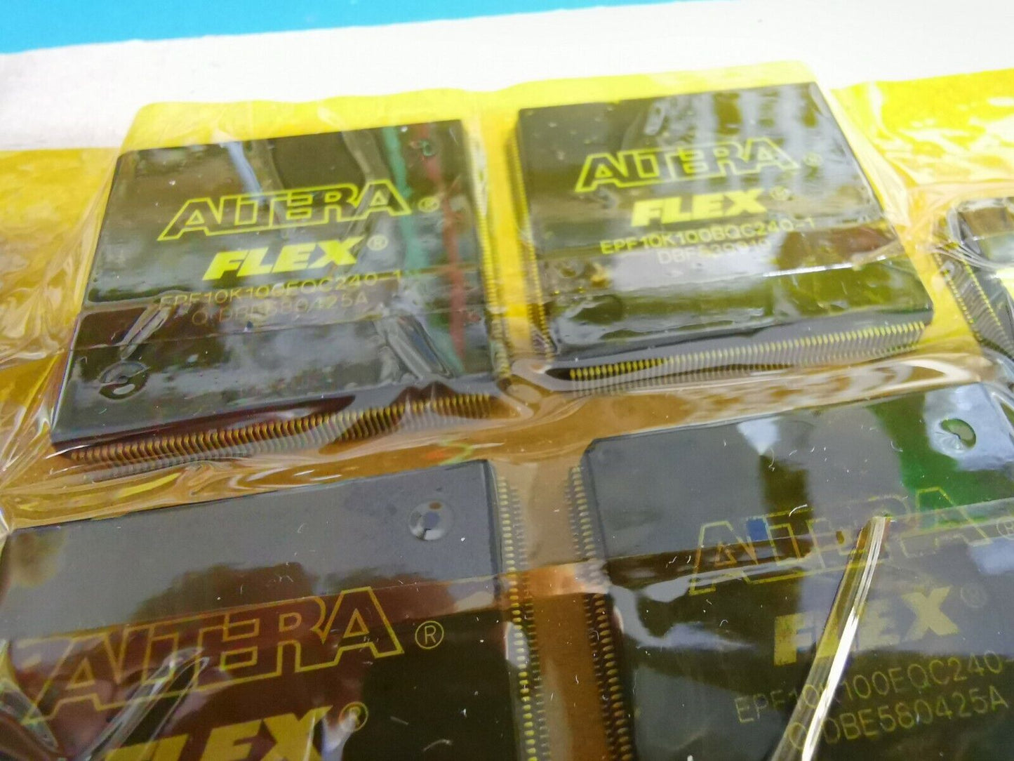 Altera Flex EPF10K50EQC240-2 5PCS