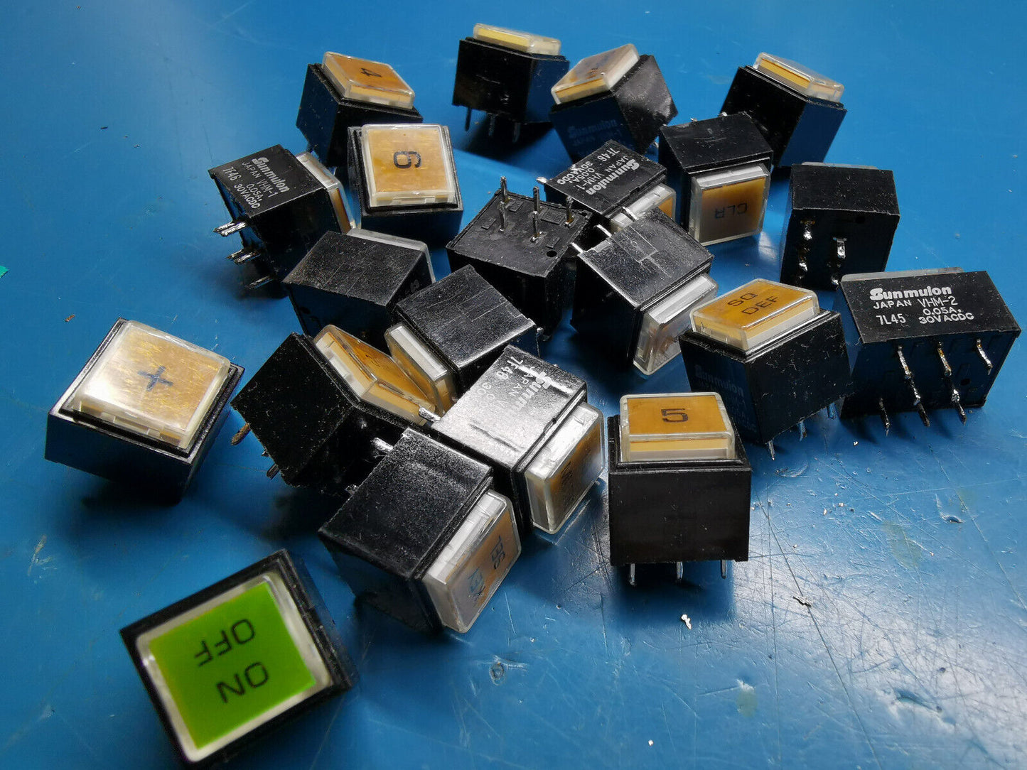 21pcs Genuine Sun Mulon VHM-1 Push Switch