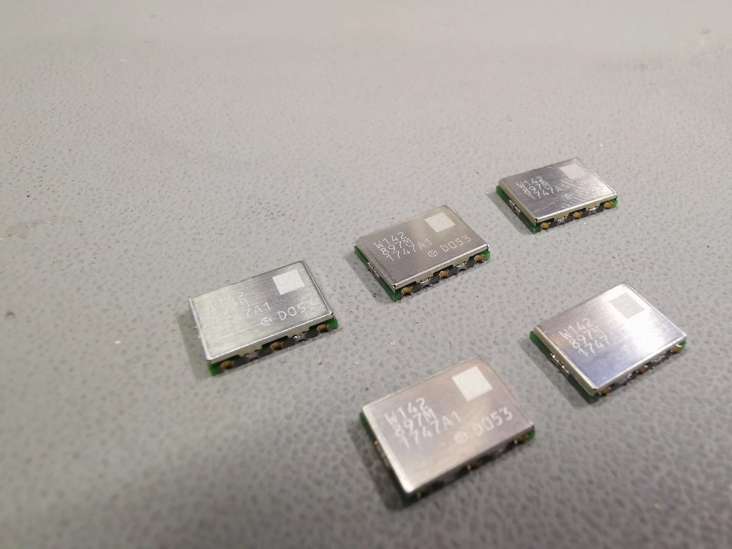 5pcs Murata Microwave Oscillator VCO 800MHz To 950MHz 2.8v MQW142-897M1747