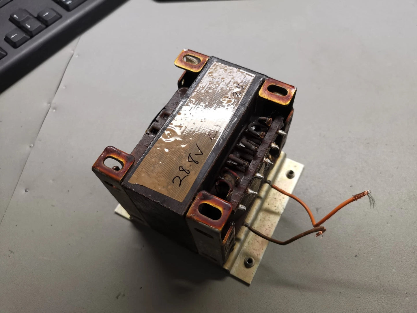 Mains AC Transformer 240v AC In 31v , 28.8v , 12.8v Out