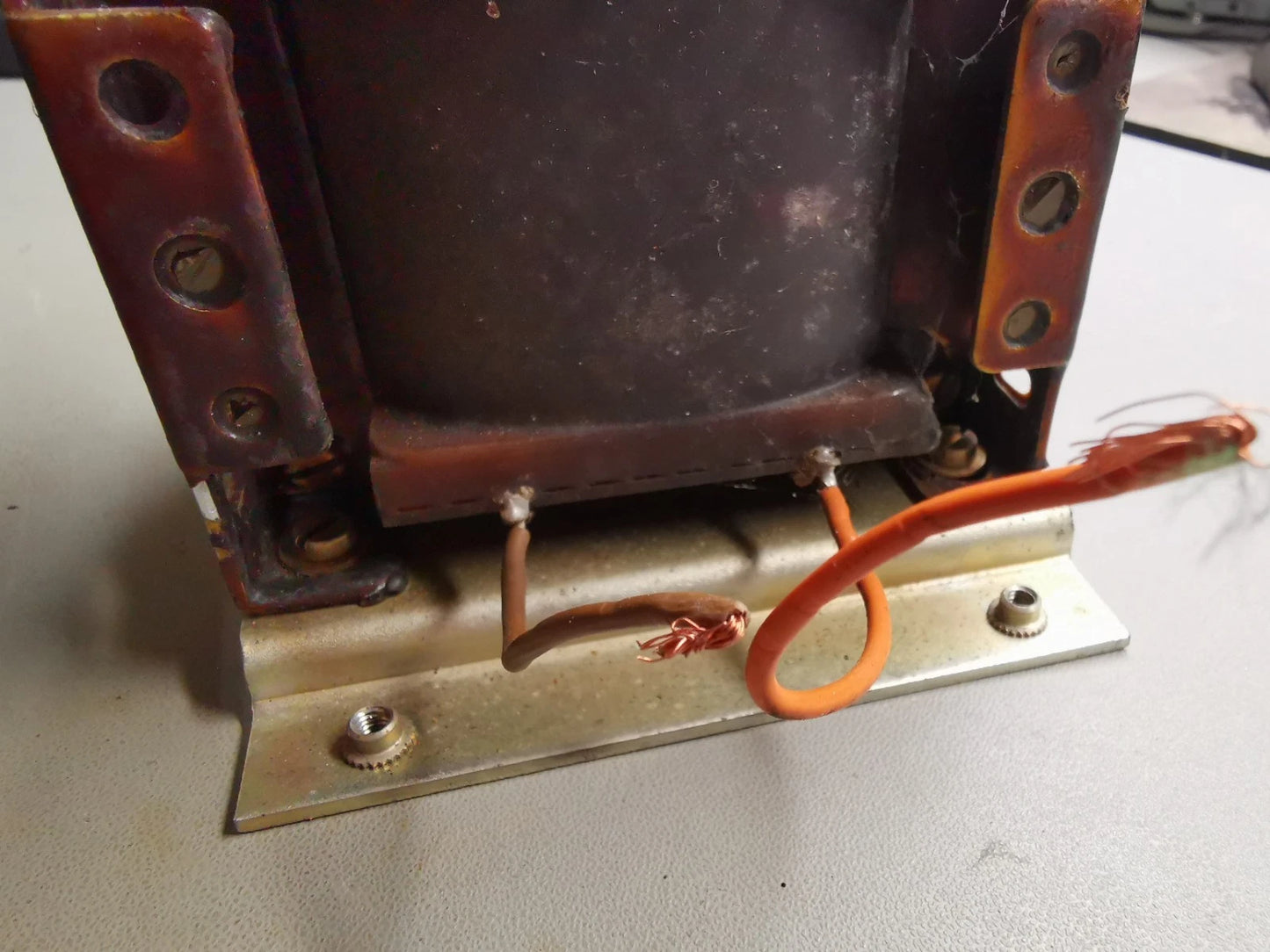 Mains AC Transformer 240v AC In 31v , 28.8v , 12.8v Out