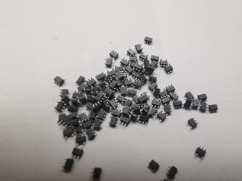 20pcs LM94022 Temperature Sensor +/-1.5°C Temperature Sensor with Multiple Gain