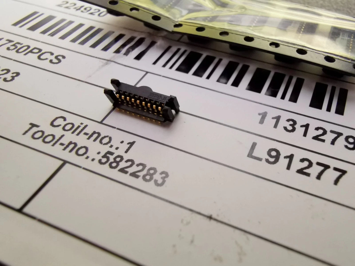 2pcs PCB Mount Hermaphroditic Connector ERNI 224920-E Connector 9 Pin 0.8 mm