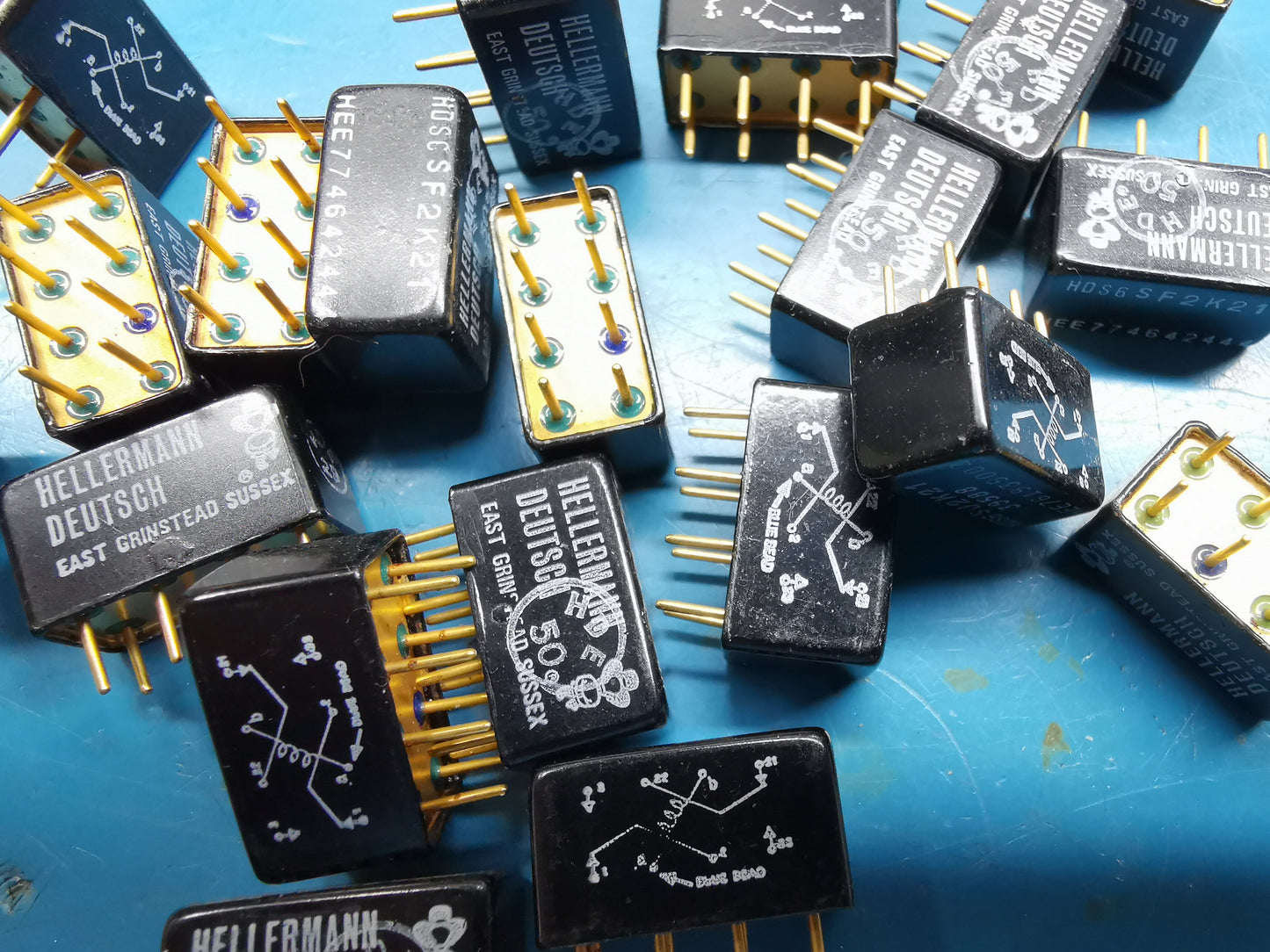 21pcs Hellermann Relay Military Grade DPDT  Joblot