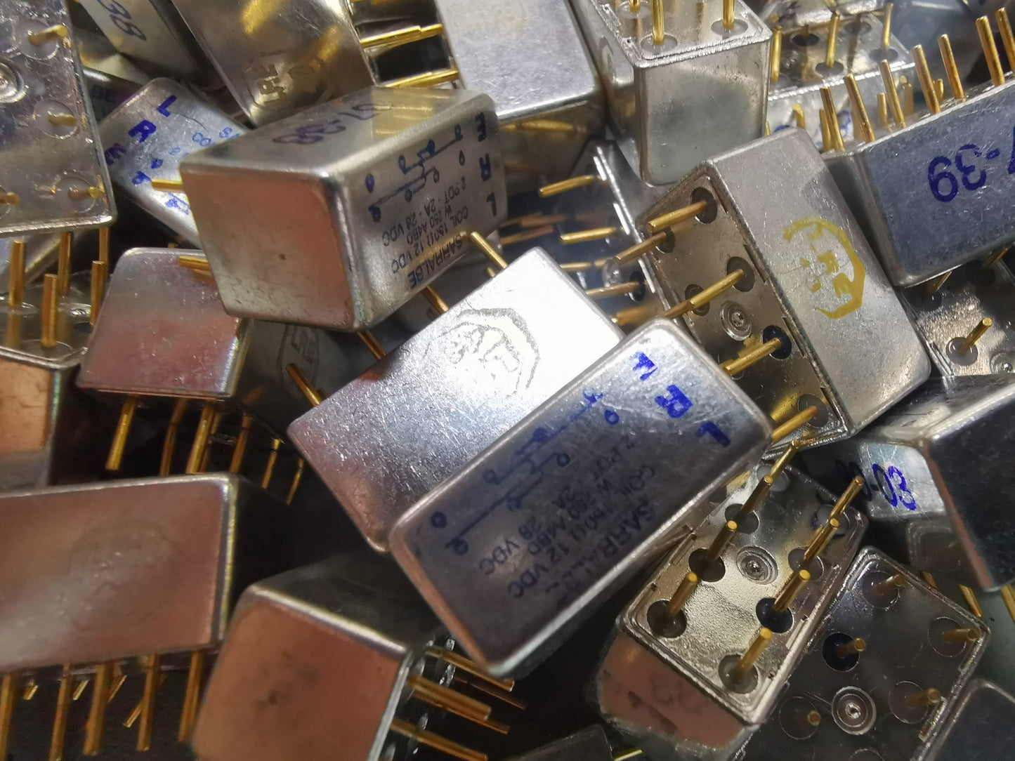 108pcs Military Relay Joblot New old stock