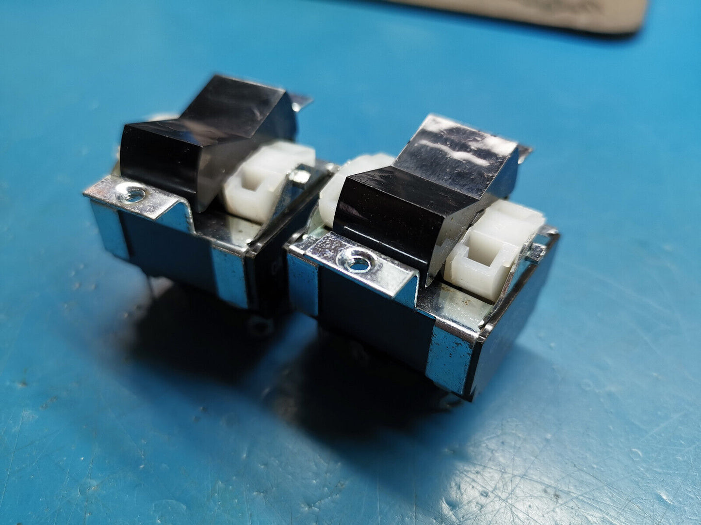 Carling Switch 104R Toggle Rocker Switch 250v 10A DPDT ON OFF ON