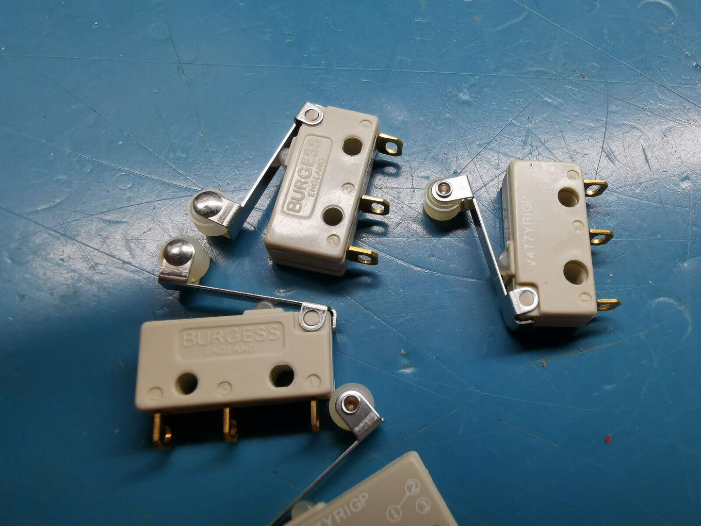 4pcs Burgess Micro Lever Switch V4T7YR1GP
