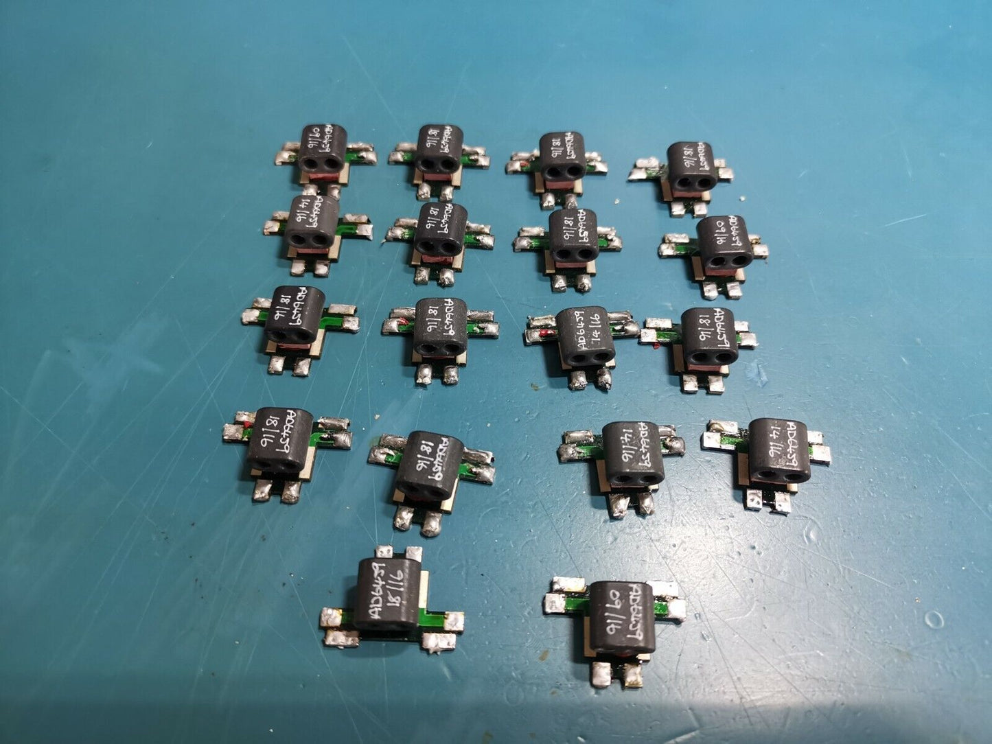 Pig Nose Inductor Core Binocular Ferrite Core On PCB Joblot 18pcs