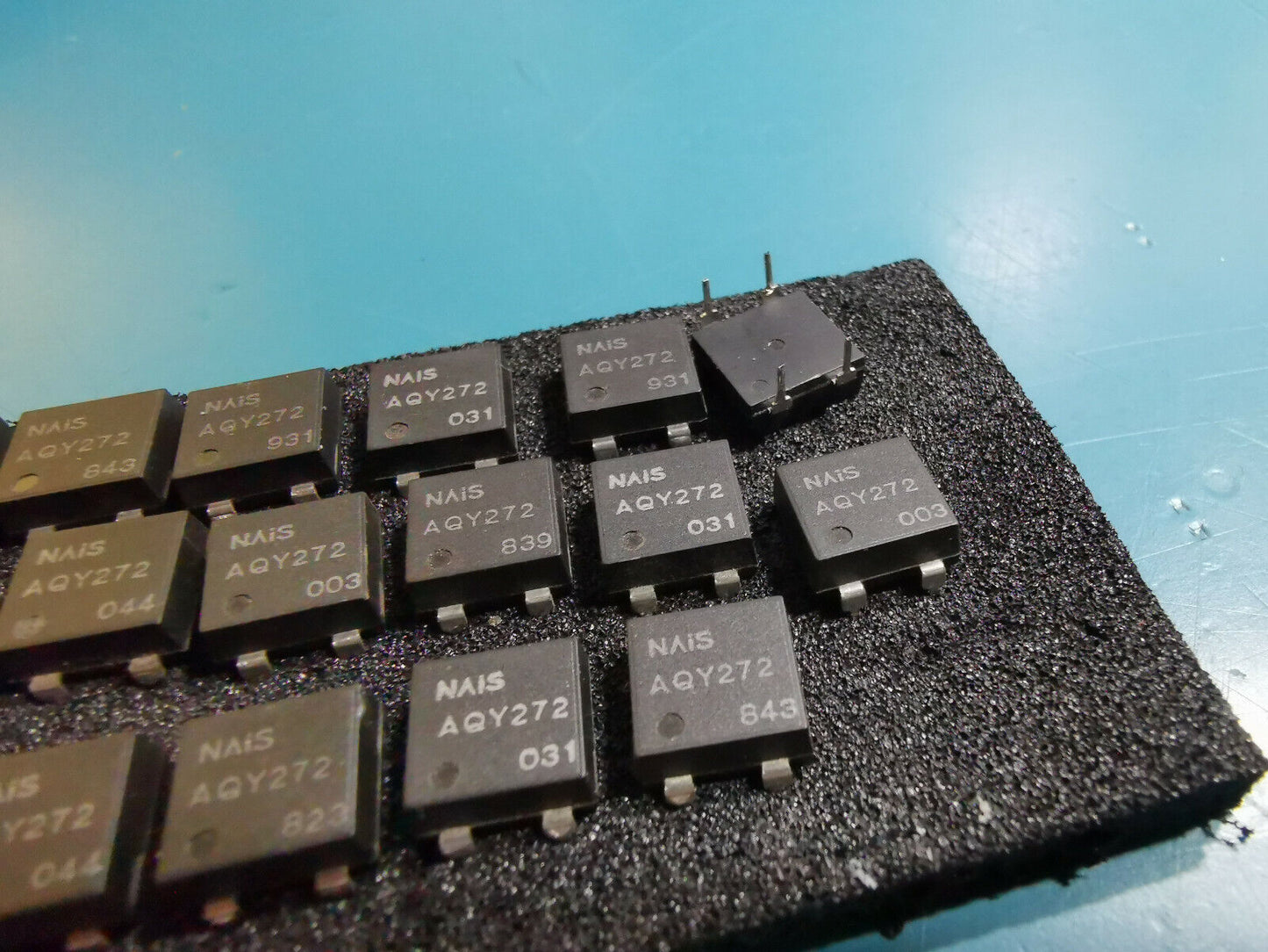 20pcs Genuine Panasonic AQY272 MOSFET Relay 60V  2 A  0.18 ohm SPST-NO