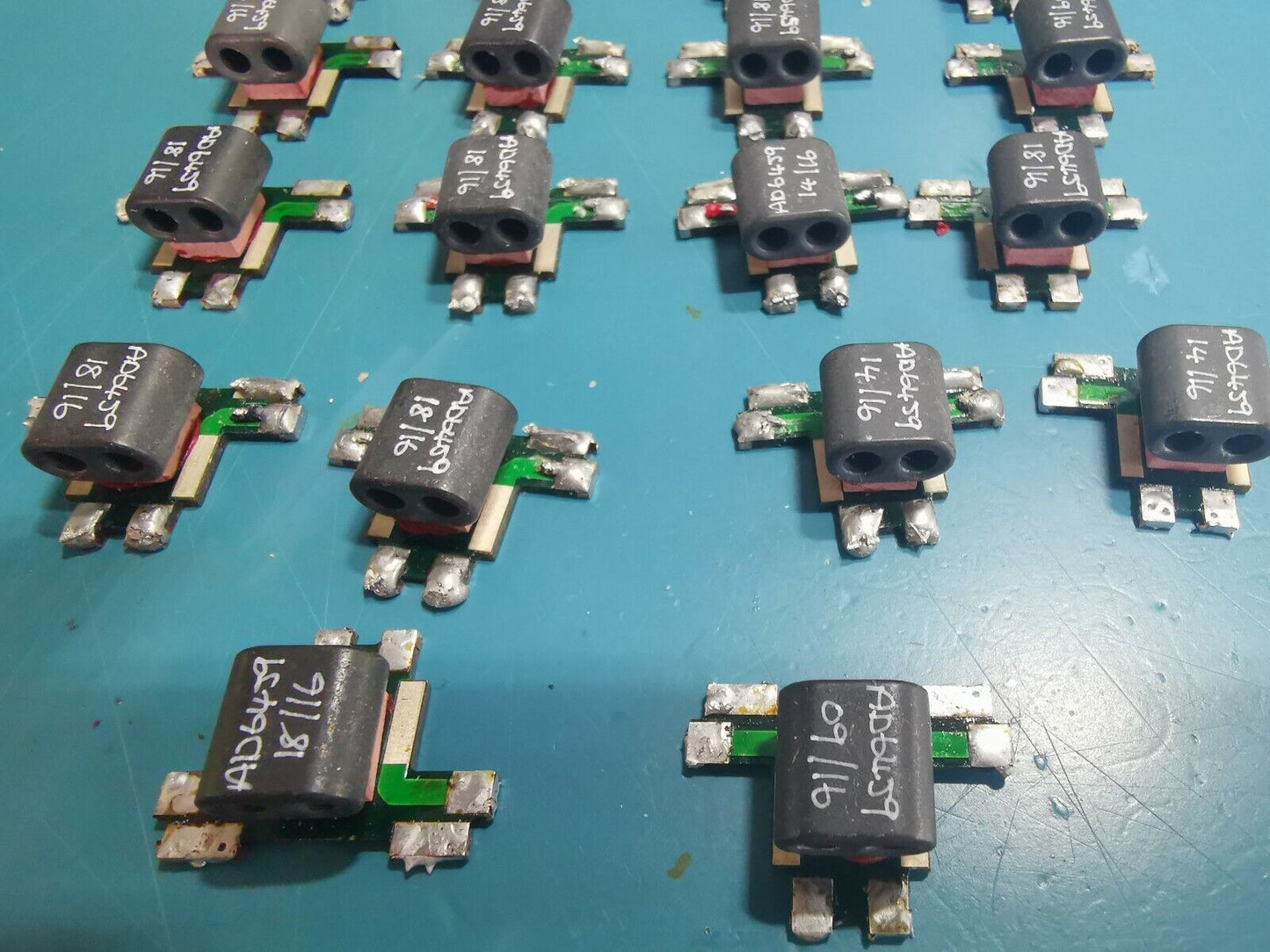 Pig Nose Inductor Core Binocular Ferrite Core On PCB Joblot 18pcs