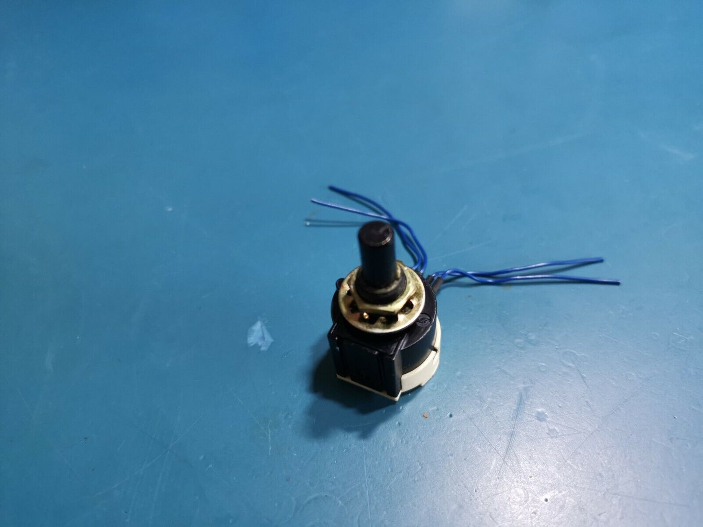 EC202B020A Optical Encoder 20 Pulse Per Revolution Panel Mount