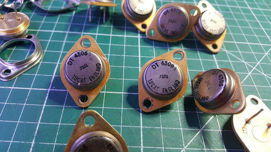 DT4306  High Voltage Transistor  NPN 30Watt 500V EX MOD 3pcs