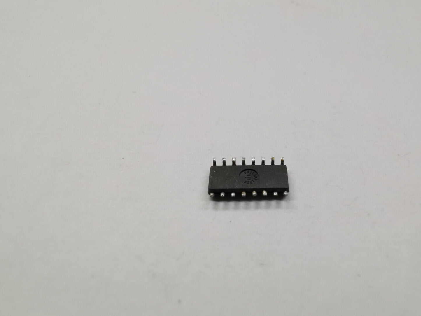 2PCS Genuine ADG408 Analog Multiplexer High Performance