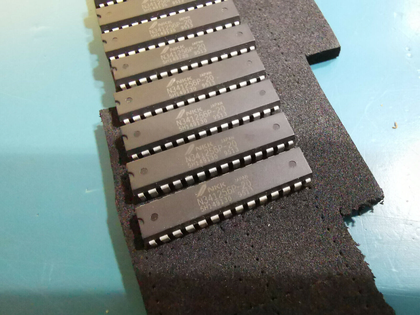 8pcs N341256P-20 CMOS SRAM 256k-bit 32kx8 From Military Hanger Surplus