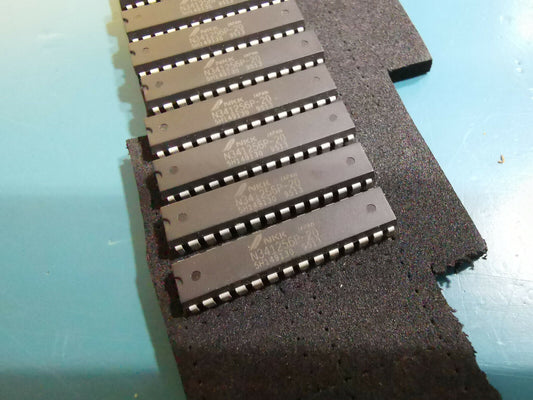 8pcs N341256P-20 CMOS SRAM 256k-bit 32kx8 From Military Hanger Surplus