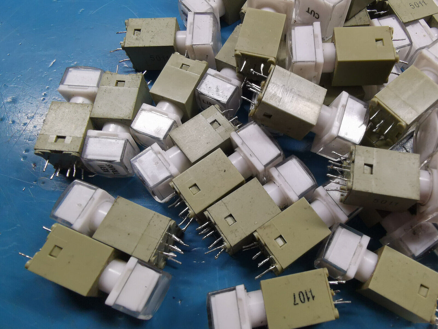 50pcs Illuminated Reed Push Switch Joblot  White , Red And Green LED