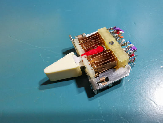 PED Series 80 Miniature lever Switch 4 x DPDT