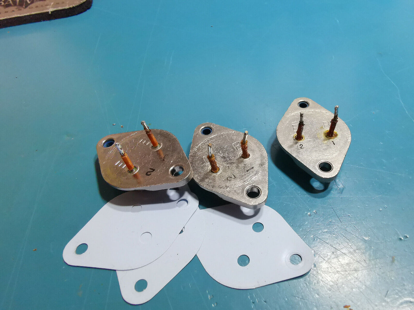3pcs 24v 4A Linear Voltage Regulator 42050 -244  Military Part