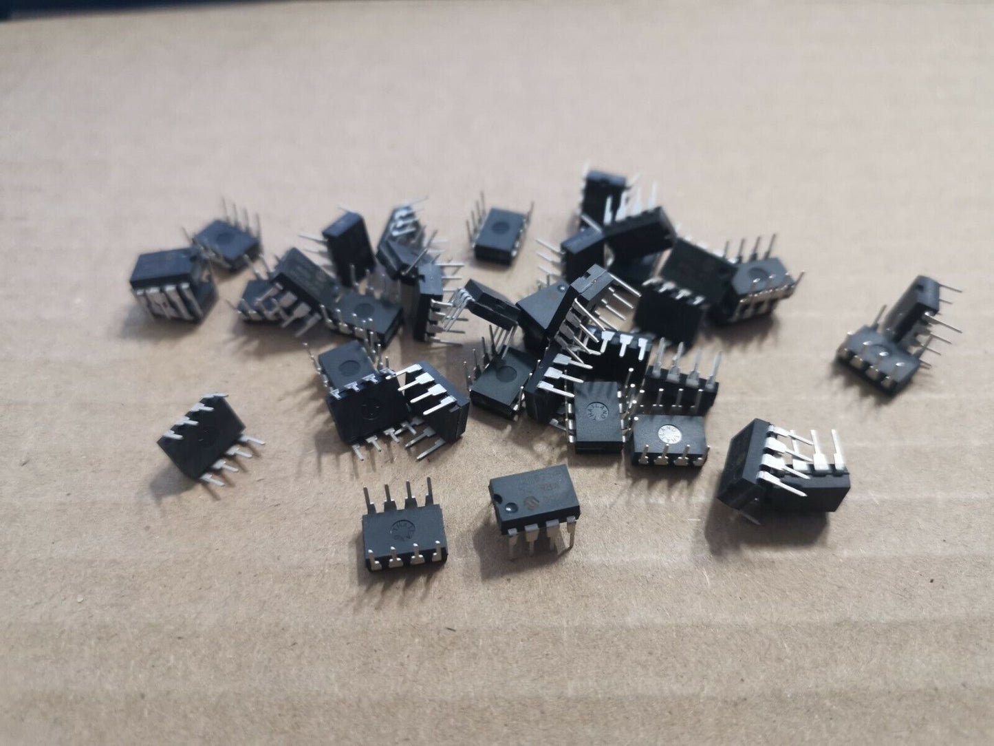 38pcs PIC12C671 8bit Microcontroller MCU 1.75KB 128 RAM 6 IO