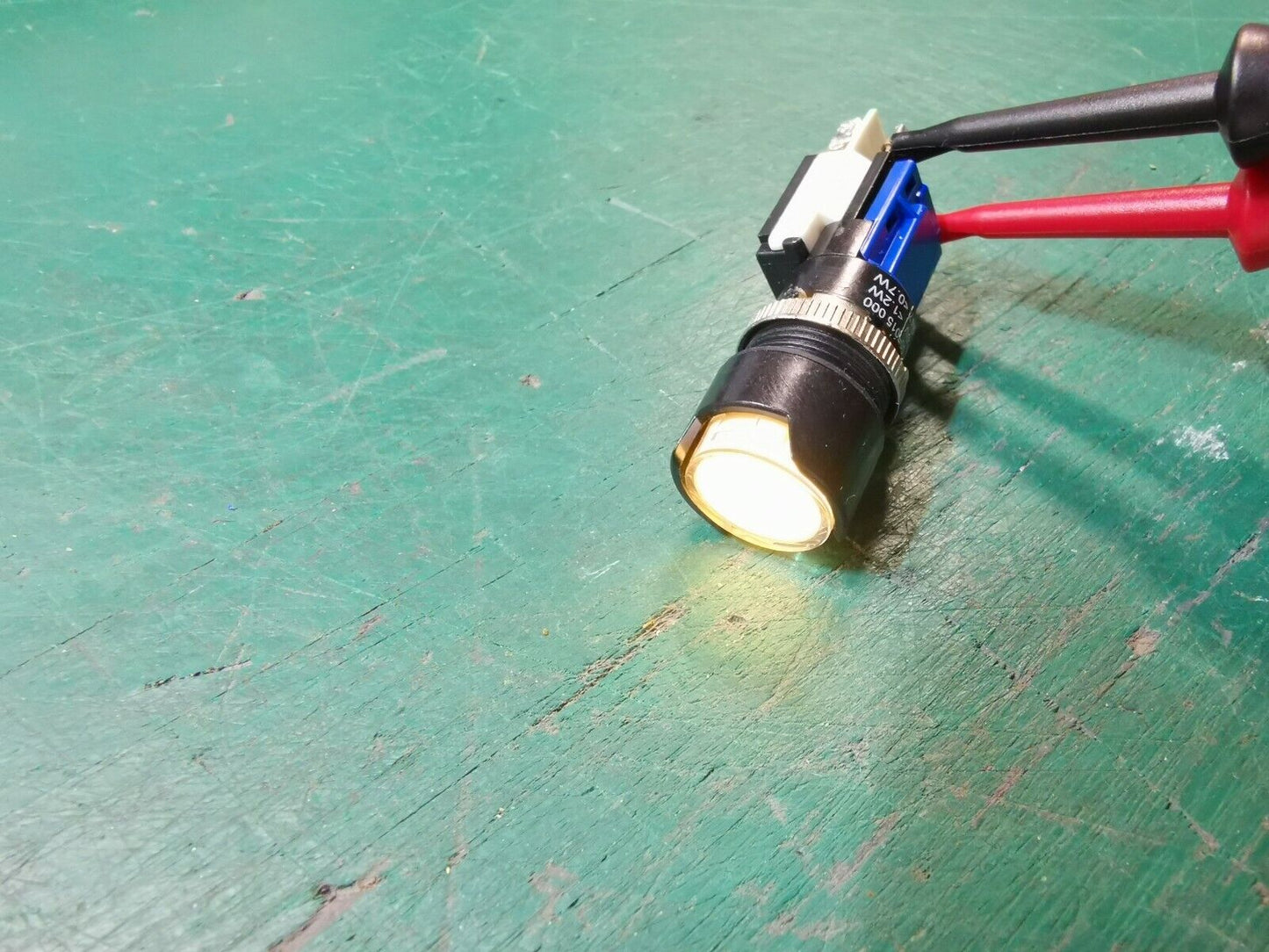 505015-000 Push Button Switch White Illuminated Momentary SPST Panel Mount