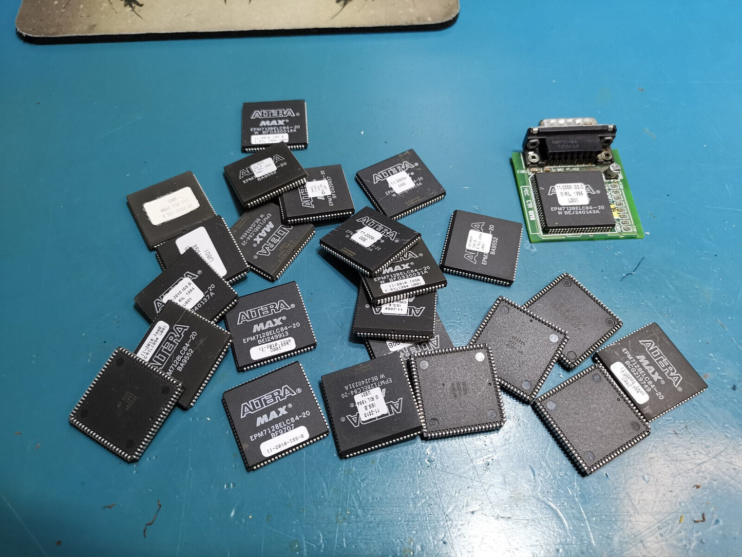 Altera MAX EPM7128ELC84-20 CPLD Joblot