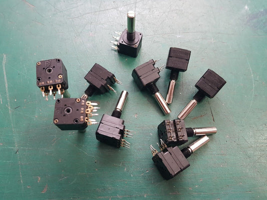 10pcs Dual Gange 1K Potentiometer 1K  Linear Potentiometer  Piher