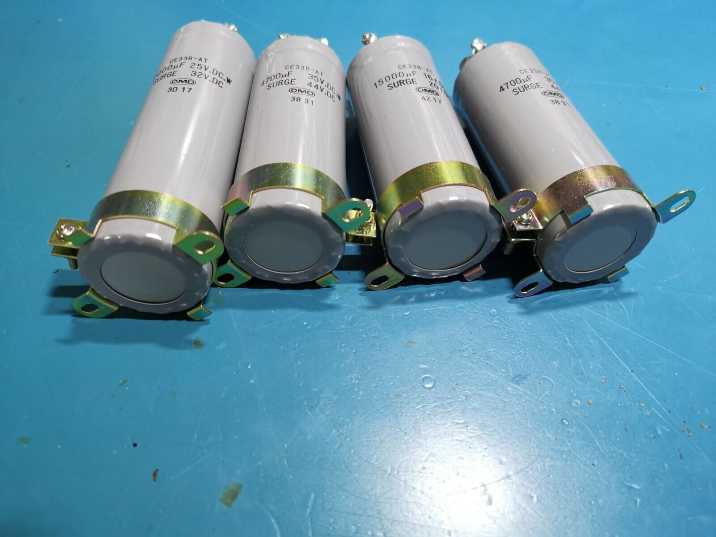 Chassis Mount Electrolytic Capacitors With Mounting Clips