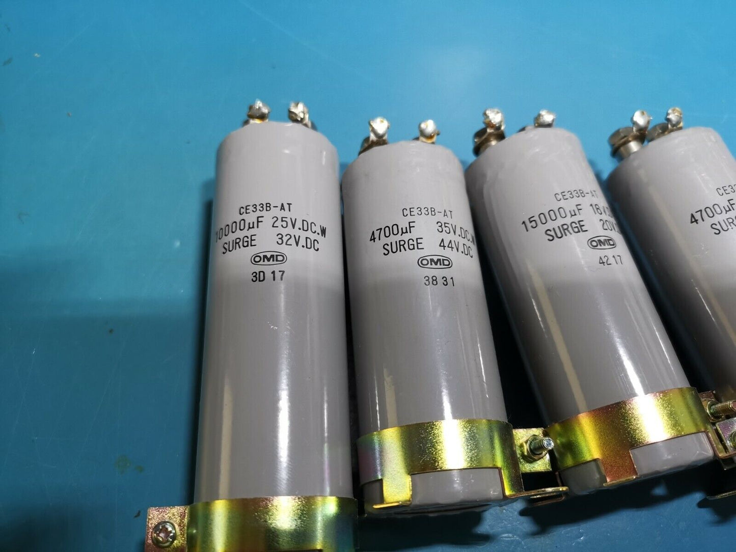 Chassis Mount Electrolytic Capacitors With Mounting Clips