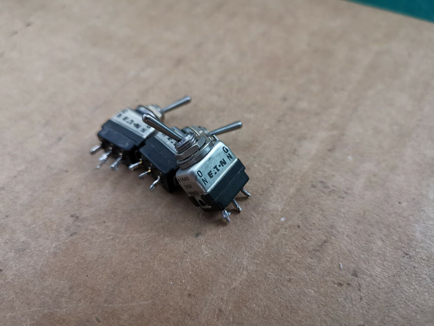 Eaton MS21354-231 Toggle Switch SPDT 1A 115VAC ON-ON Military Part