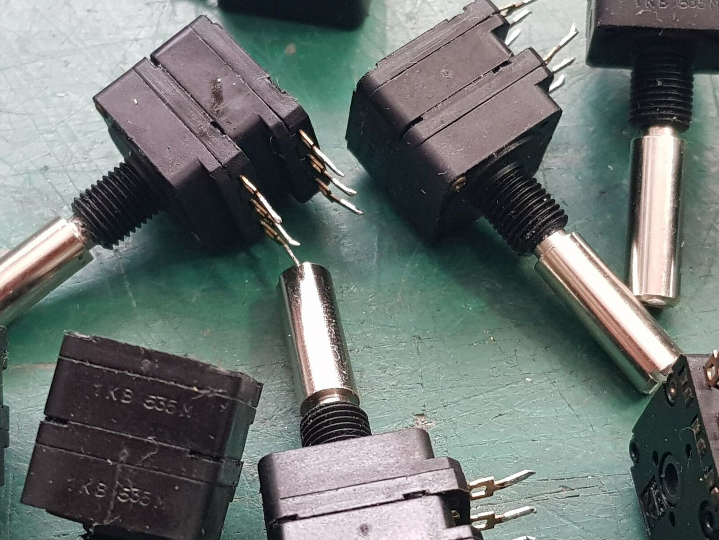 10pcs Dual Gange 1K Potentiometer 1K  Linear Potentiometer  Piher