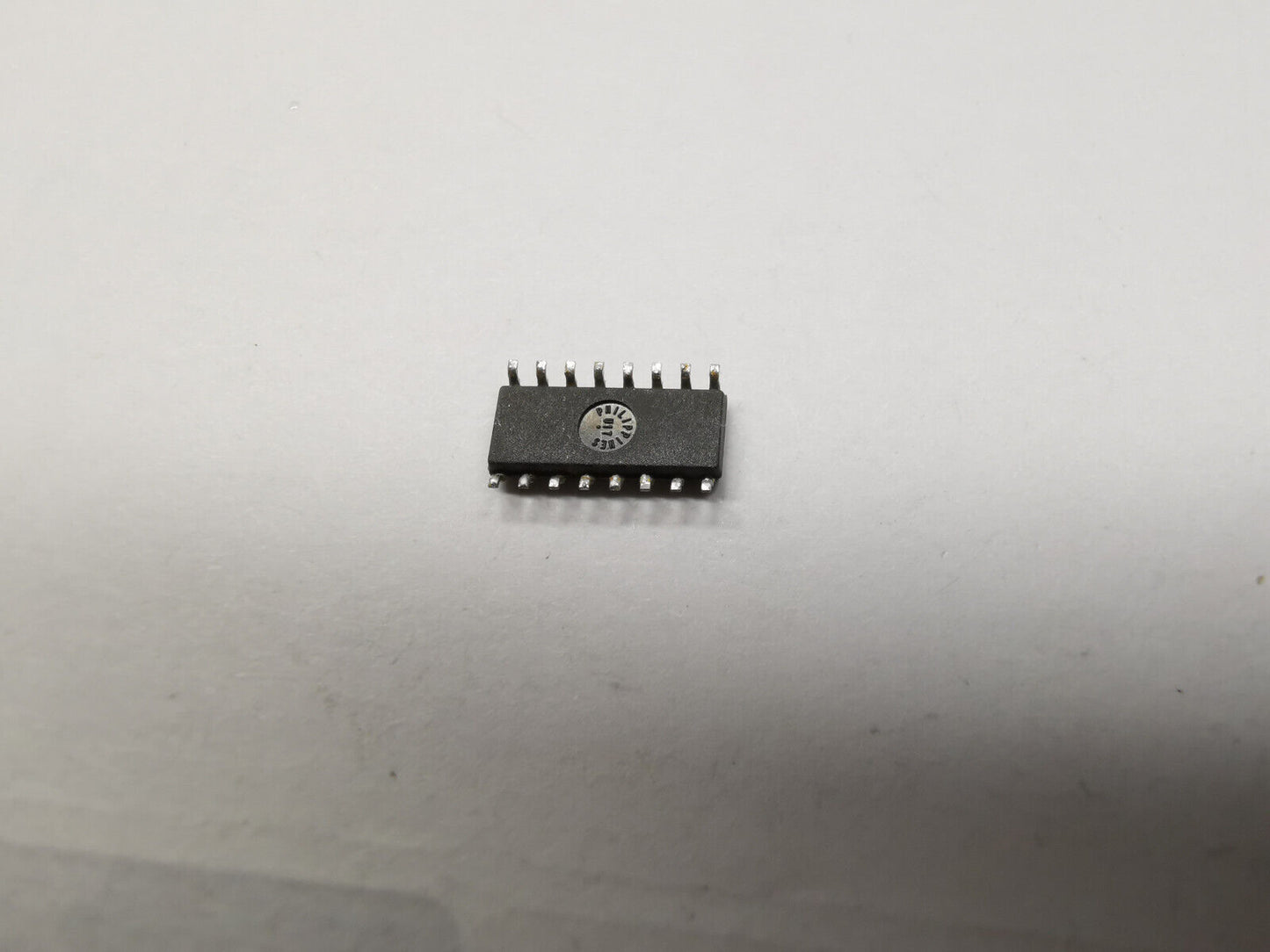 2PCS Genuine ADG408 Analog Multiplexer High Performance