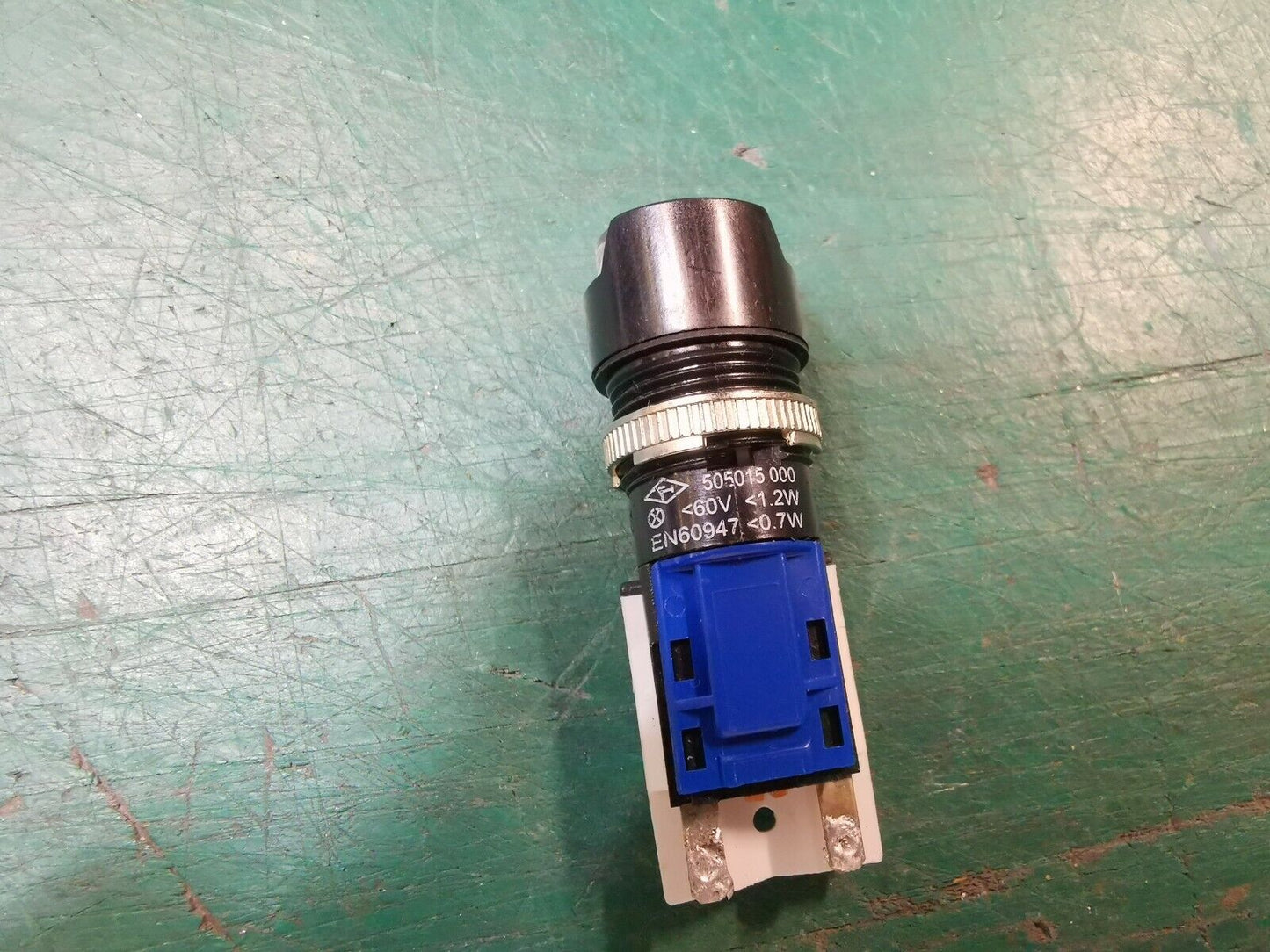 505015-000 Push Button Switch White Illuminated Momentary SPST Panel Mount