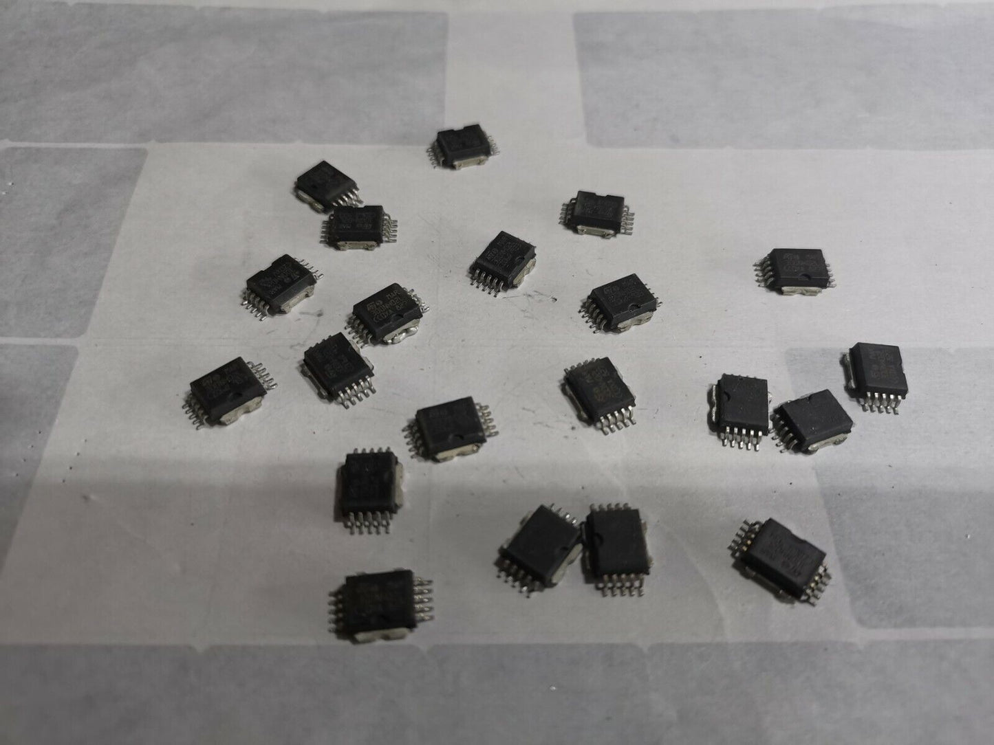 21pcs MAR300NH02L N Channel Power MOSFET 24V 0.8mΩ  280A SO-10