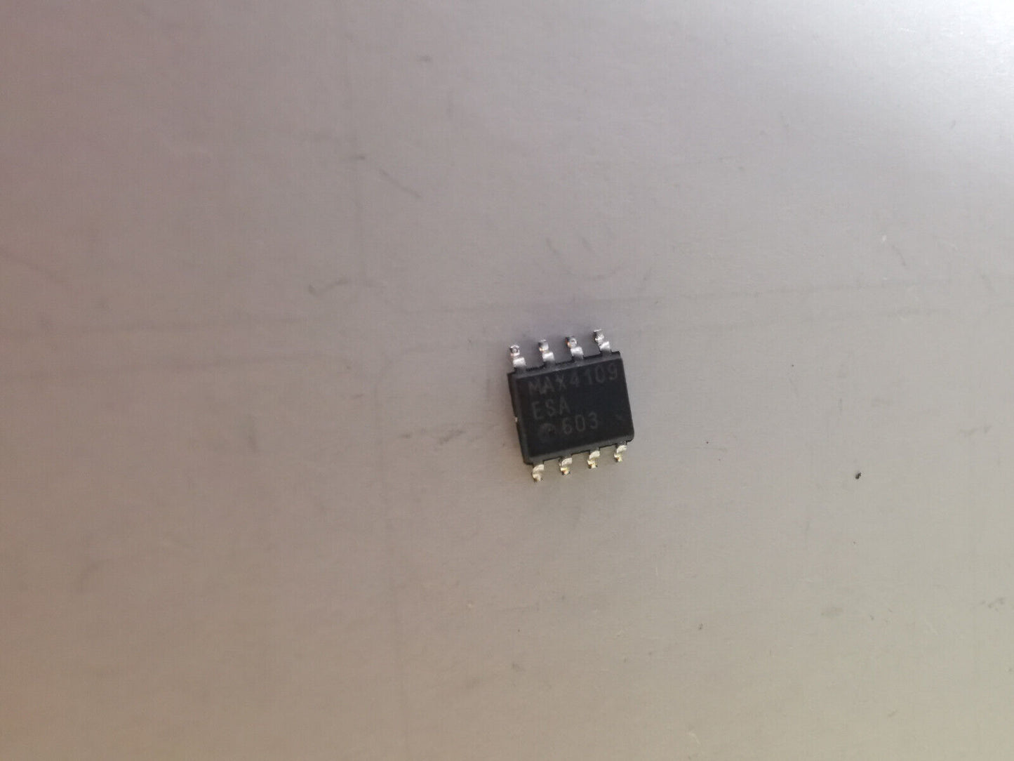 Genuine MAX4109ESA 400MHz  Ultra Low Distortion Operational Amplifier
