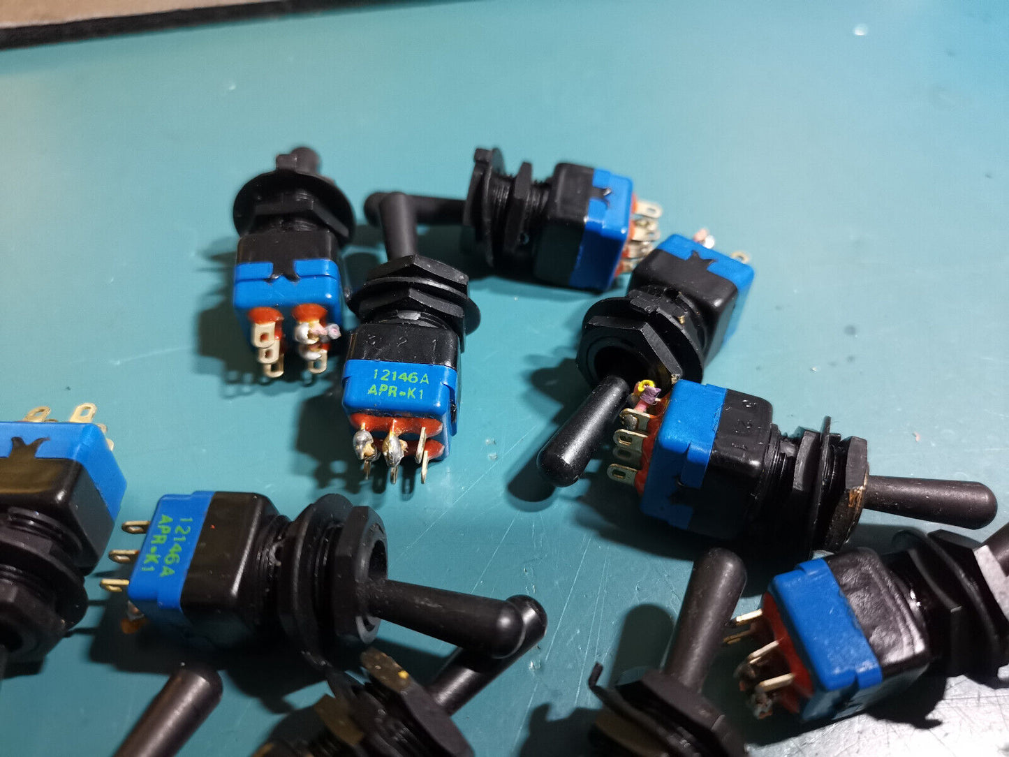 APEM Toggle Switches ON ON or ON OFF DPDT Toggle Switch Joblot 13pcs