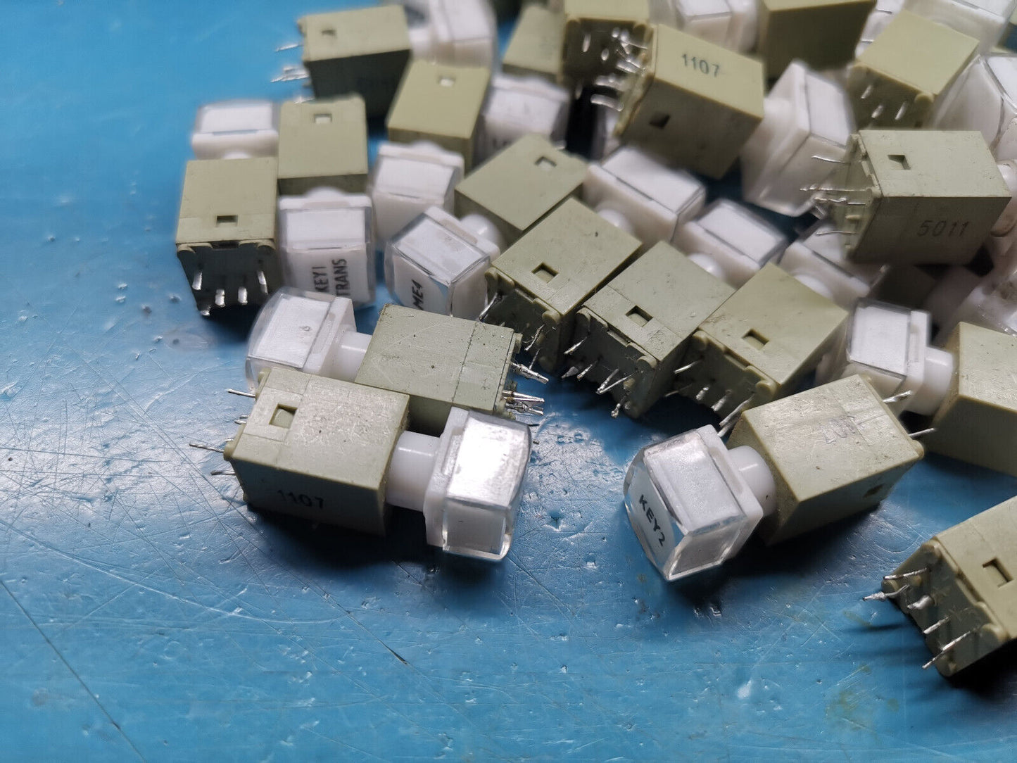 50pcs Illuminated Reed Push Switch Joblot  White , Red And Green LED