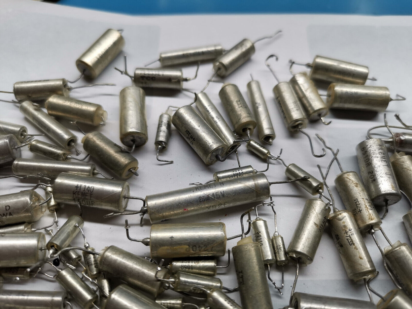 132pcs Solid Tantalum Capacitor Few Values From Military Equipment